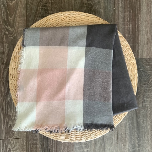 Tasteful versatile cotton Scarf Grey/White/pink - Picture 2 of 6